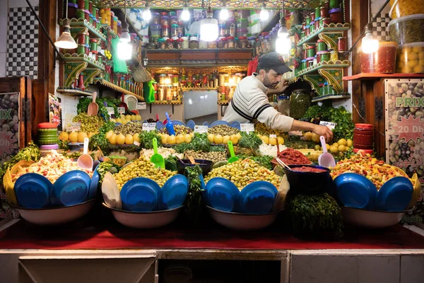 Μαρακές Μαρόκο 2020 Αγορά Stall Trader Souk Selling Olives Very — Φωτογραφία Αρχείου