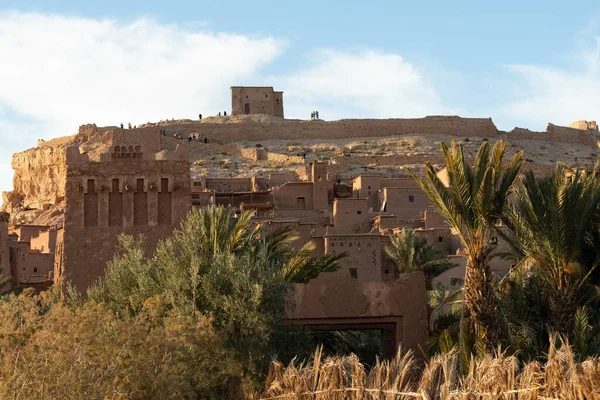 Ait Ben Haddou Ksar Morocco 是一个古老的要塞 是联合国的遗产所在地 美丽的午后阳光与蜂蜜 金色泥砖的构造 — 图库照片