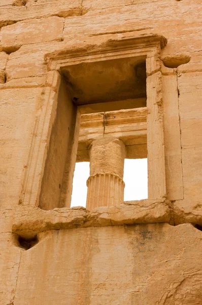 2009年シリアのパルミレ バアル シャミン神殿紀元32年から異教の神 メソポタミアの神ベルに奉献され ローマ時代からの古代都市の遺跡です — ストック写真