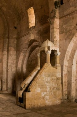 Crac de Chevalier Suriye 2009 iç kısımları Haçlı kalelerinin en iyi korunmuş kaleleri.