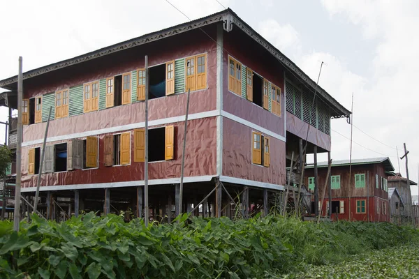 Inle Lake Myanmar 12.16.2015 floating village of Taunggyi houses built on stilts — Stock Image Inle Lake Myanmar 12.16.2015 floating village of Taunggyi houses built on stilts Royalty Free Stock Photos