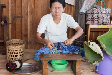 Inle Gölü Myanmar 12.16.2015 Yüzen köydeki geleneksel pazar