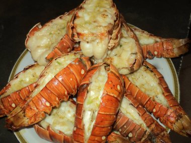 Kolas de langosta asadas a la parrilla