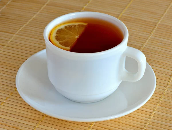 加柠檬的早茶 — 图库照片