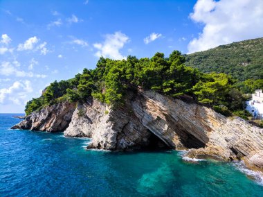 Petrovac Karadağ 'daki Adriyatik kıyısı - Budva Rivera