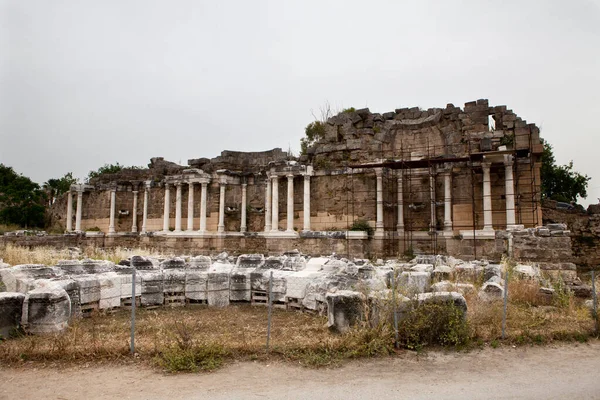 Eski bir şehrin eski kalıntıları.
