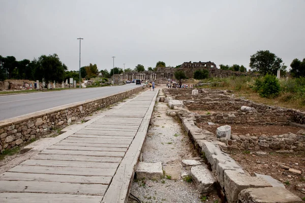 Eski bir şehrin eski kalıntıları.