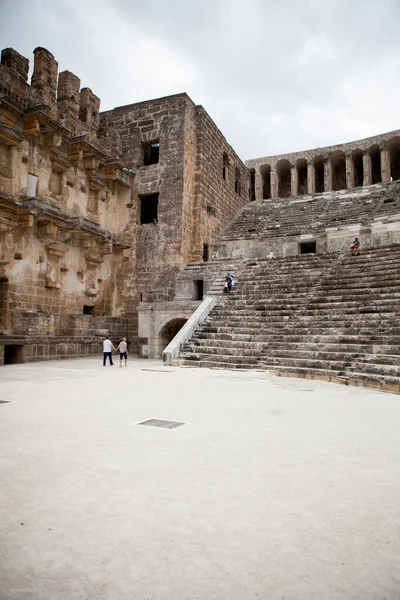 Αρχαίο Ρωμαϊκό Θέατρο Όπου Γίνονταν Παραστάσεις Και Μονομαχίες — Φωτογραφία Αρχείου