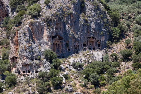 Kayalıklarda antik Lycia krallarının mezarları