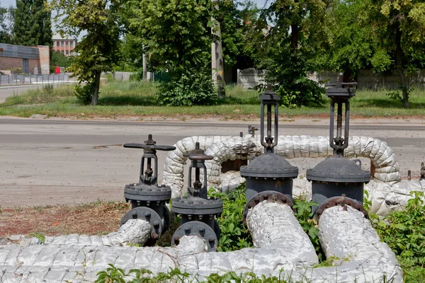 Tuyaux Eau Chaude Dans Une Ancienne Isolation — Photo