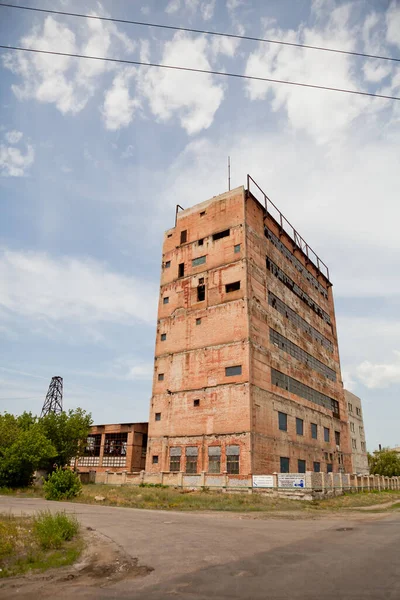 Заброшенное Здание Старой Фабрики Солнечный День — стоковое фото