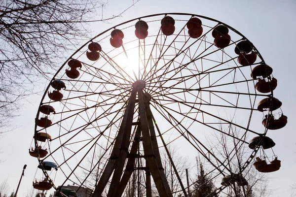 Parque Diversões Abandonado Dia Ensolarado Fotografia De Stock