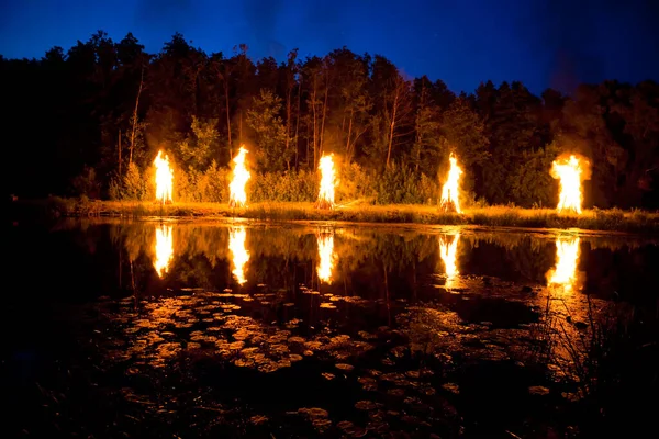 Tábortüzek Folyón Ivan Kupala Ünnepén — Stock Fotó