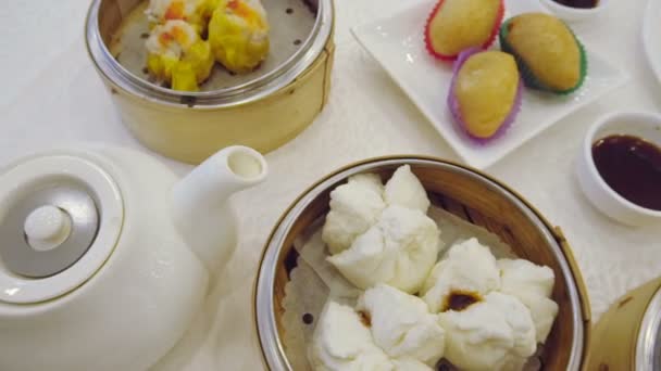 Płynny Obraz Wideo Płukanie Chińskich Dim Sum Dim Sum Herbata — Wideo stockowe