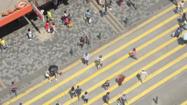 Hong Kong China Maio 2017 Tiro Alto Ângulo Pedestres Caminhando — Vídeo de Stock