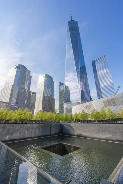 One World Trade Center och 911 Memorial — Stockfoto