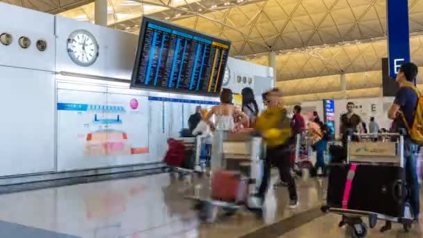 Hong Kong China Junho 2017 Timelapse Vídeo Travellers Flight Information — Vídeo de Stock