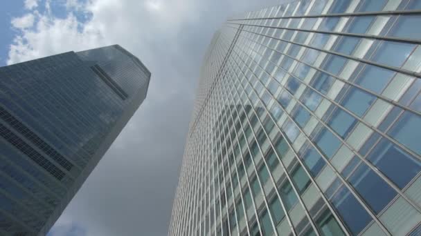 Cbd の高層ビルのショットを移動 — ストック動画