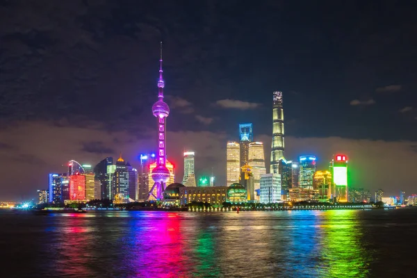 Pudong-Gebiet von Shanghai in der Nacht — Stockfoto