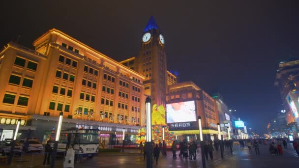 Beijing Kina Mar 2018 Panorering Skott Personer Shoppinggatan Wangfujing Peking — Stockvideo