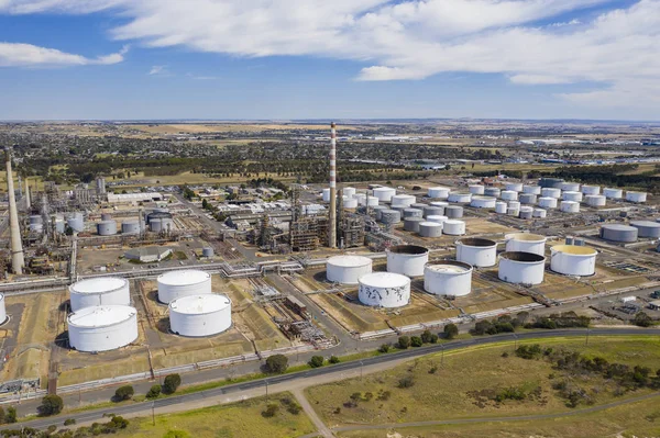 Foto aérea de uma refinaria de petróleo — Fotografia de Stock