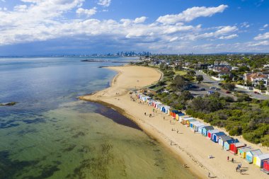 Brighton banyo kutularının ve Melbourne Cbd havadan görünümü