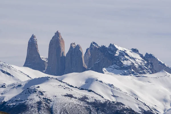 Granit torn på Torres del Paine nationalpark i Chile — Stockfoto