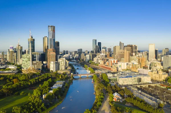 Vista aérea del CDB de Melbourne por la mañana — Foto de Stock