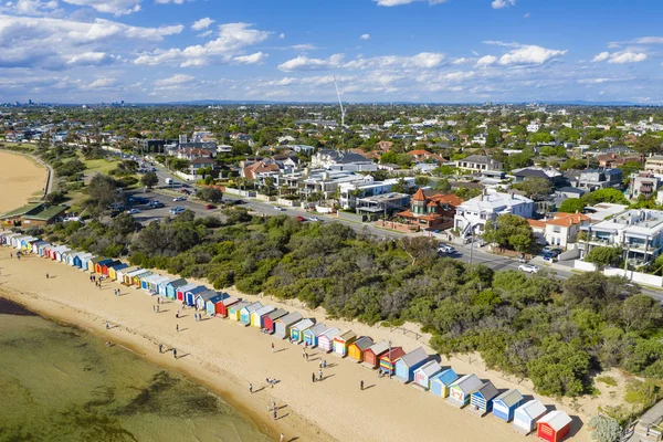 Vista aérea de Brighton Bathing Boxes y el suburbio costero de Brighton — Foto de Stock