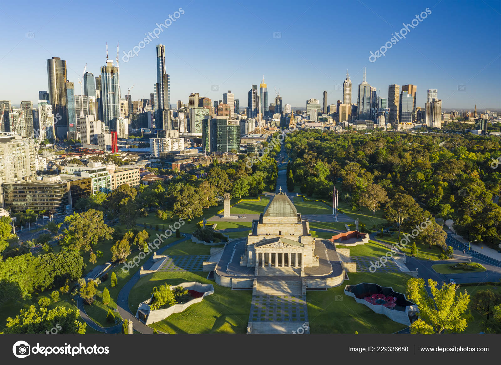 Aerial view of Melbourne CBD Stock Editorial Photo © ymgerman 229336680