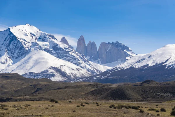 Žulové věže v národním parku Torres del Paine v Chile — Stock fotografie