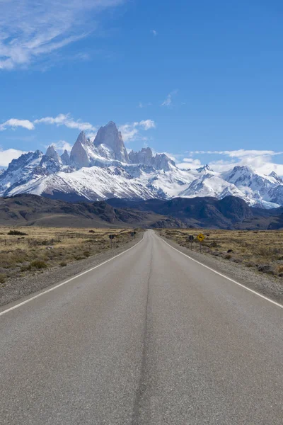 聖オーガスティン修道院への道アルゼンチンのロイ — ストック写真