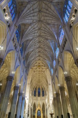 New York, ABD - 26 Mayıs 2018: St Patricks katedral içinde New York'ta. Şehrin önemli bir dönüm noktası olduğunu.