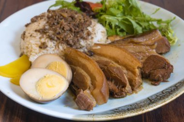 Demlenmiş Domuz eti pilav