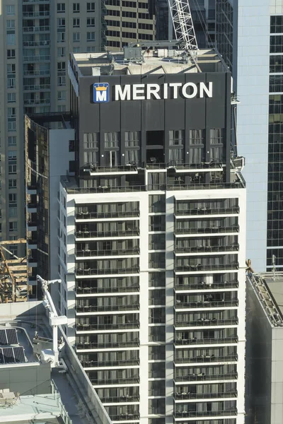 View of an apartment building built by Meriton in Sydney CBD — стоковое фото