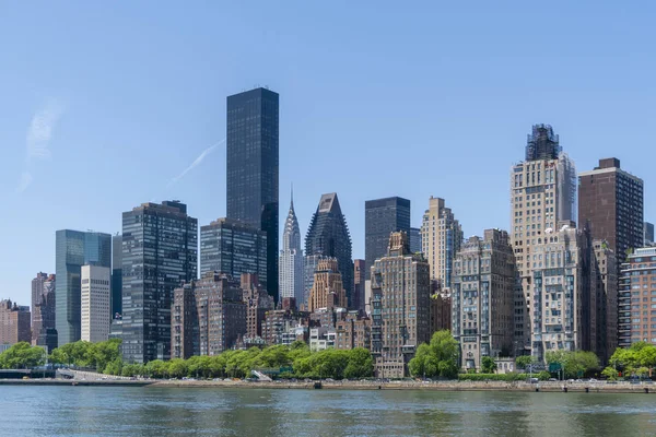 Skyline del centro de Manhattan en la ciudad de Nueva York — Foto de Stock