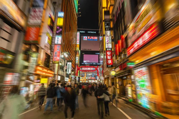 Vandra längs Kabukicho i Tokyo — Stockfoto