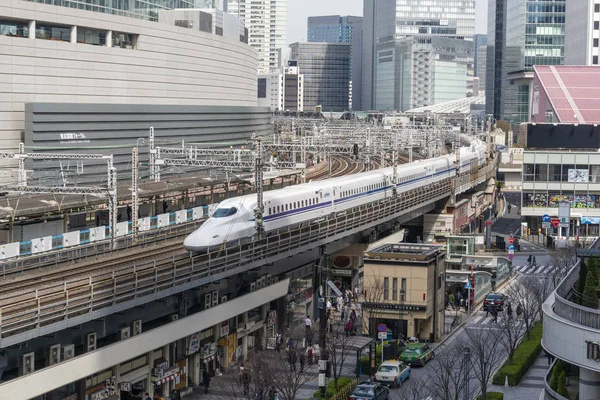 Vista do trem Shinkasen no centro de Tóquio — Fotografia de Stock