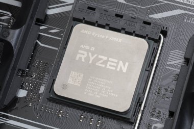 Anakart üzerinde üçüncü nesil Ryzen işlemci