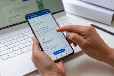 Akıllı telefon uygulaması kullanarak Avustralya 'da iş aralıkları taranıyor