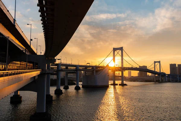 東京の虹橋の眺め — ストック写真