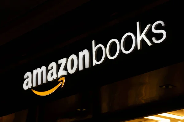 New York Usa May 2018 Sign Amazon Books Store New — Stock Photo, Image