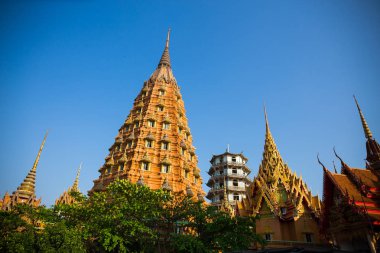 Yüksek katlı Pagoda adlı Wat Tham Sua - Kanchanaburi, Tayland