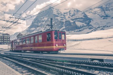 Kleine Scheidegg İstasyonu'nda Jungfraujoch tren - Wengen, Switzer
