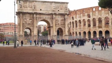 Rome, İtalya - 19 Mart 2018: Arch Konstantin, Roma Colosseum yakınındaki
