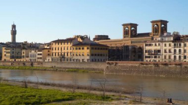 İtalya Tuscany. Ulusal Merkezi Kütüphane Floransa Arno Nehri kıyısında