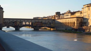 ünlü ponte vecchio Nehri ile arno, Floransa, İtalya