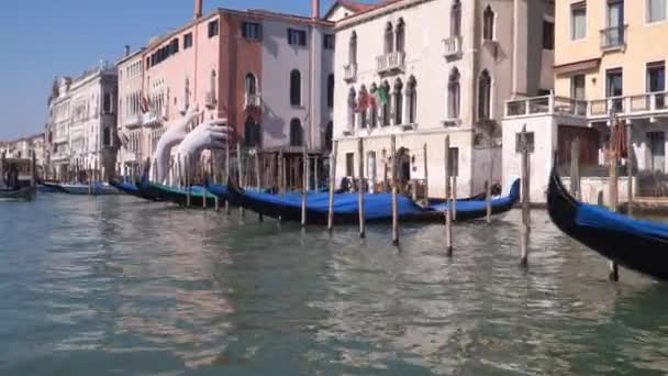 Venedig Italien März 2018 Gondeln Ufer Des Großen Kanals Venedig — Stockvideo