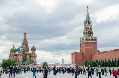 Moskova, Rusya - 15 Haziran 2017: Kızıl Meydan Moskova'da turist
