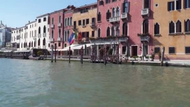 Kanallar ve binalar Venedik